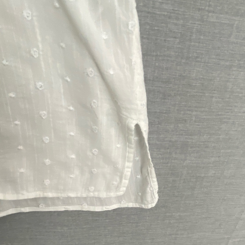Old Navy White Eyelet Sleeveless Button-Up Shirt Sz Large - Picture 4 of 8